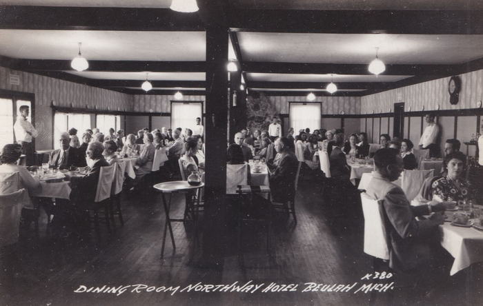 Northway Hotel (Northway Inn) - Old Postcard (newer photo)
